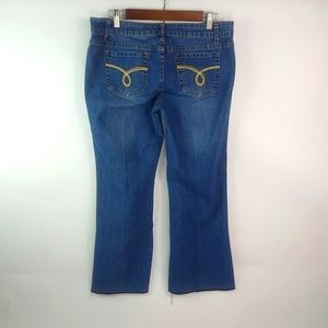 Rue21 35x26 11/12 Short Medium Wash Machine Hem Jeans